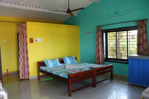 Savita Niwas, Malvan 3